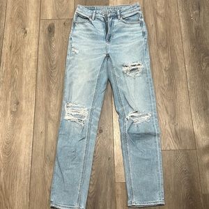 American Eagle Mom Straight Jeans